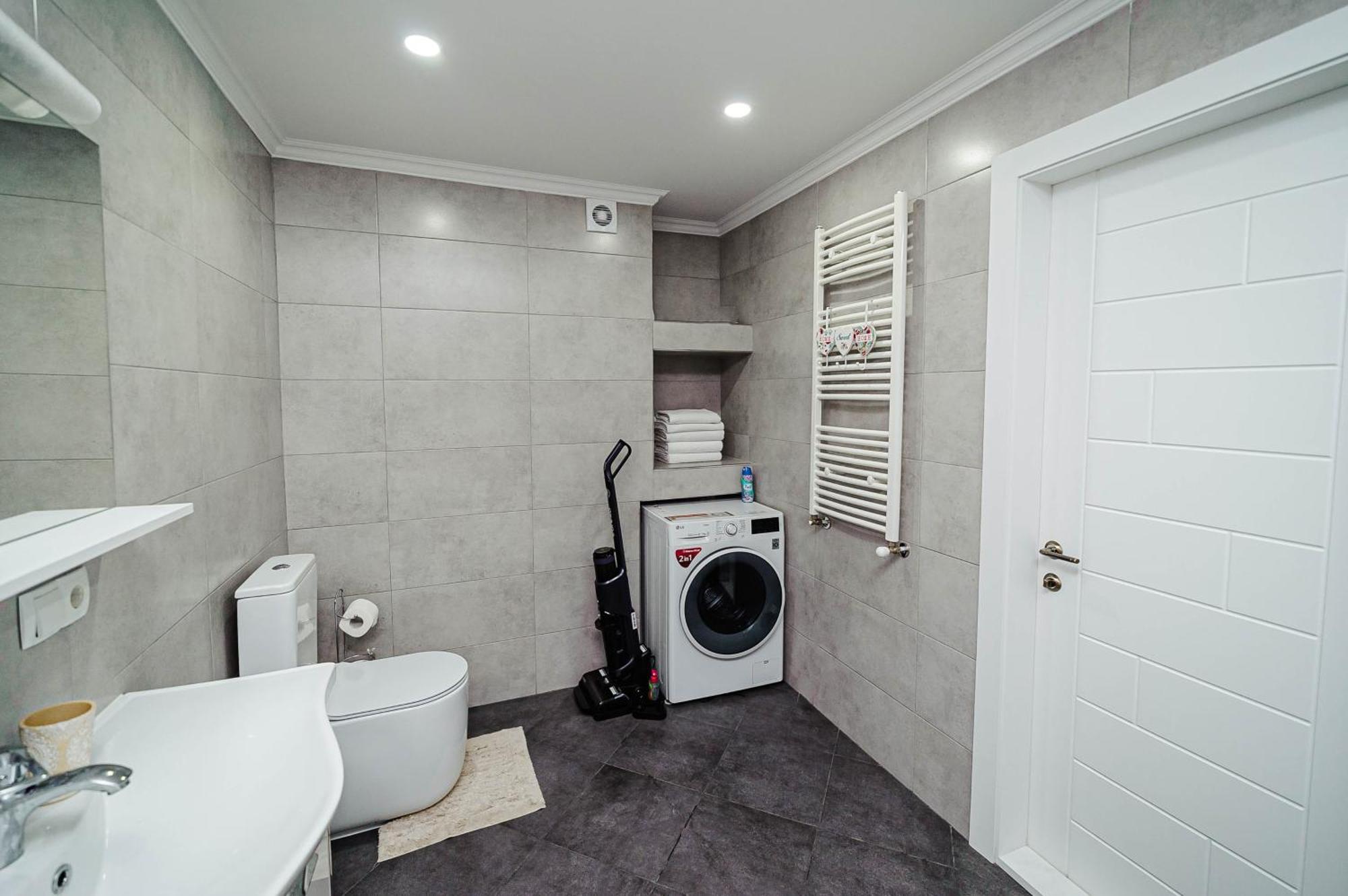 Botanica Spacious Escape *